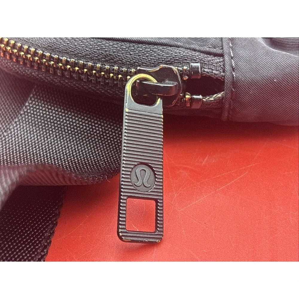 Lululemon Everywhere Belt Bag Pack Black Adjustable Strap